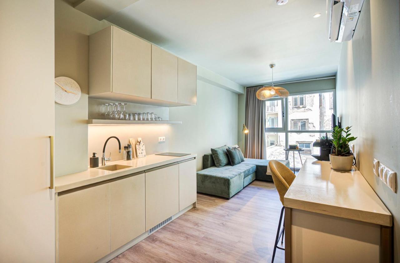 Yalarent Stunning Apartments At The Heart Of 아테네 외부 사진
