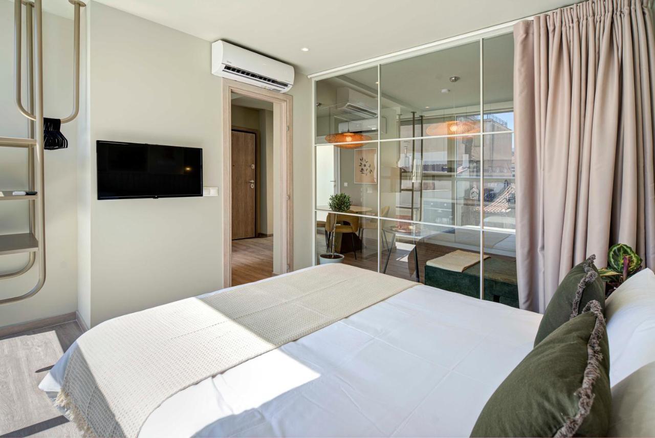 Yalarent Stunning Apartments At The Heart Of 아테네 외부 사진